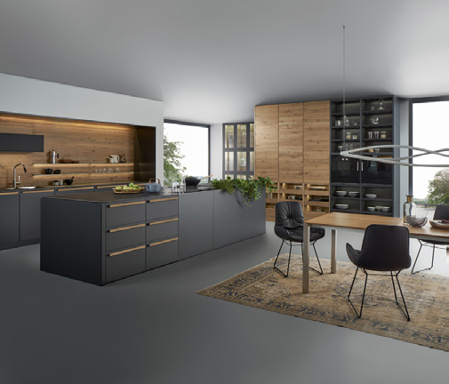 Bavarian Estate open shelving