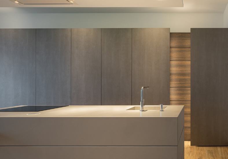 Kyoto Minimalist knife wall