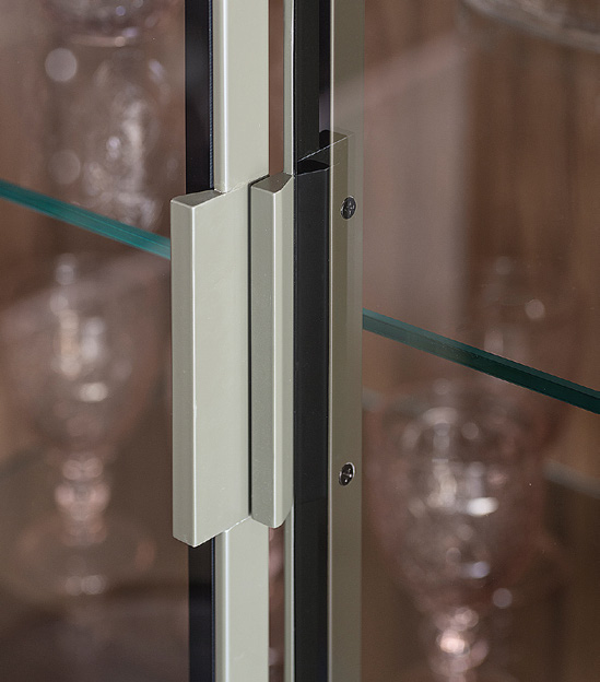 Milanese Atelier brass accents